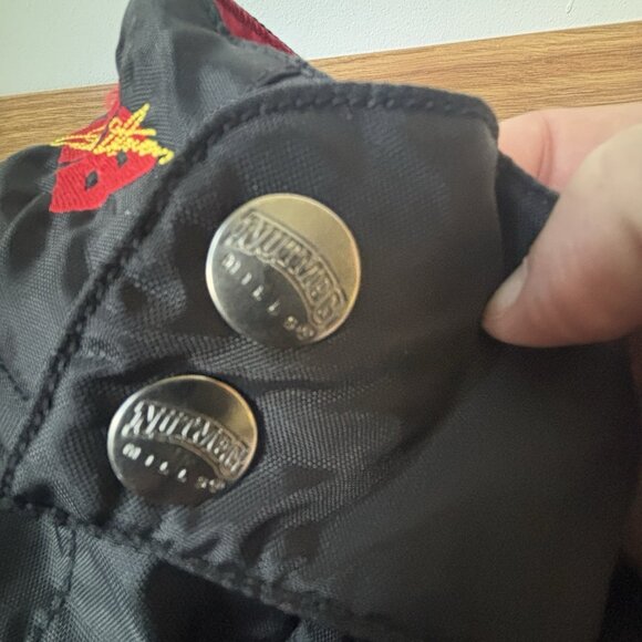 due to PoshM's policy cannot take down a listing within two months been bought - Picture 10 of 16